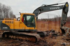 Гусеничный полноповоротный экскаватор Volvo 210